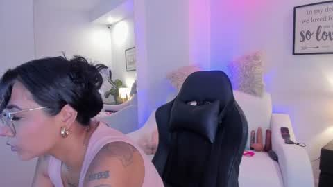 melan_owen online show from August 2, 10:51 am