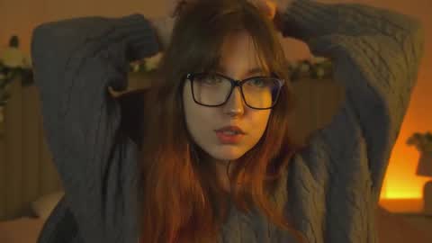 Mia online show from October 8, 3:27 pm