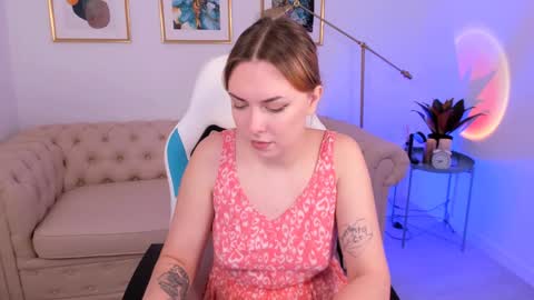  Your Mary  follow me  online show from December 4, 1:42 pm