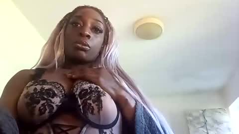 Alexismerton online show from March 18, 11:15 am