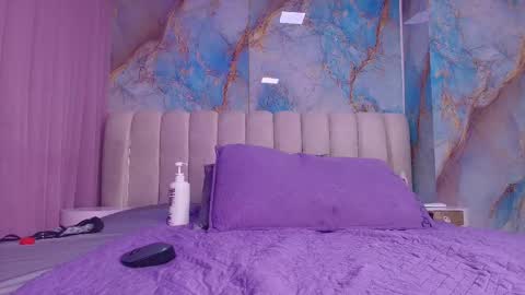 Emi online show from March 25, 7:39 pm