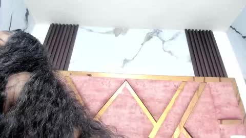 Mia online show from March 11, 11:47 am