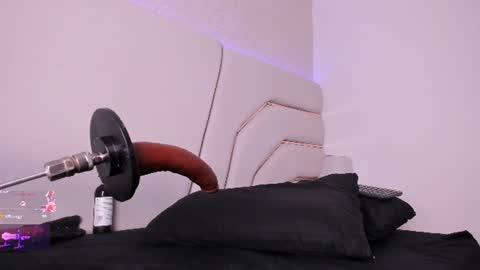 Mia Cartter online show from July 8, 7:32 am