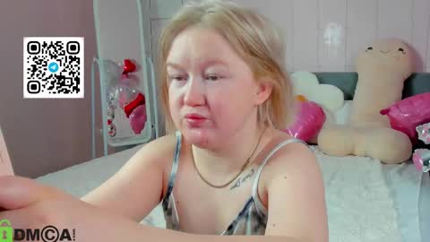 Mia online show from February 15, 3:31 am