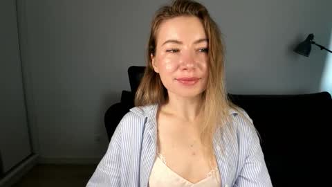 Mia online show from March 19, 7:45 am