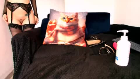 miabeautyxxx online show from April 10, 2:34 pm