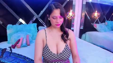 Mia online show from March 28, 1:49 am