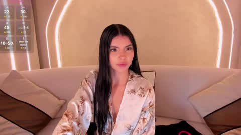 Call me Mia  online show from April 5, 7:46 pm