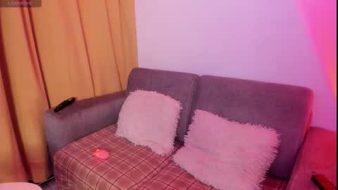 Mia online show from March 8, 1:57 am