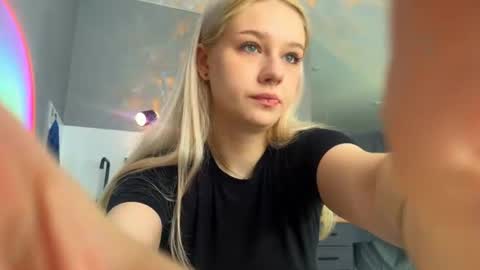 Michelle3 online show from August 6, 4:08 am