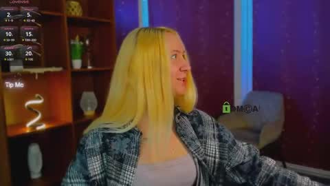 mila_glow online show from March 28, 7:35 pm