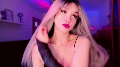 MiladyJolie online show from April 13, 8:26 am