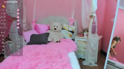 MilaLewi online show from July 19, 2:03 am