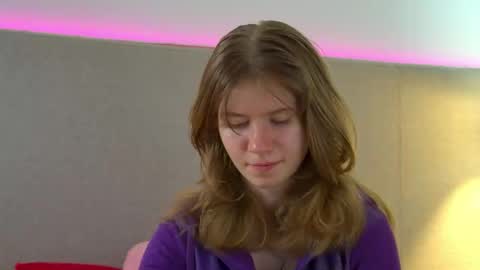 Mila online show from March 19, 8:02 pm