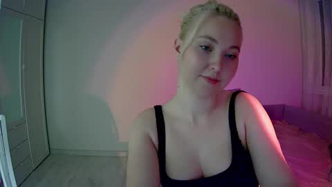 Milena new nonude shy blonde natural online show from February 14, 2:35 am