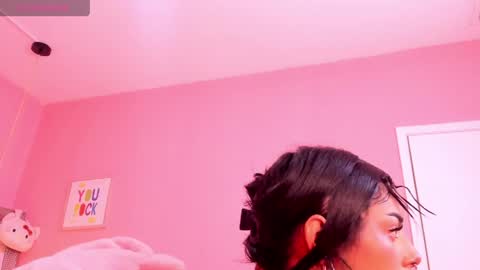 milu_carbajal_x online show from April 19, 12:49 pm