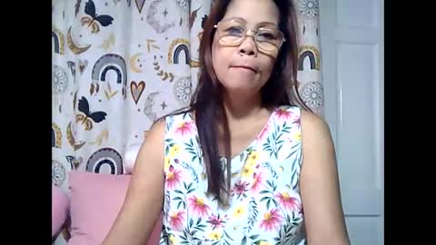 miss_capricorn online show from April 19, 9:17 pm