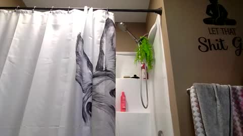 MissEeva online show from April 2, 3:53 pm