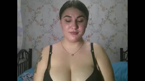 Lisa online show from March 7, 8:33 pm