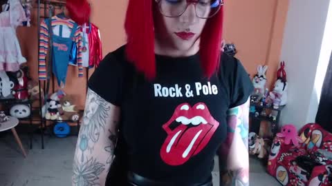 Miss Mia online show from April 3, 6:39 pm