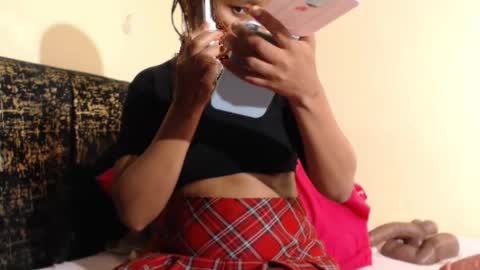 missthighsohmy online show from March 25, 10:40 am