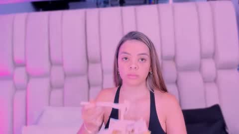 Valerie online show from February 4, 9:29 pm