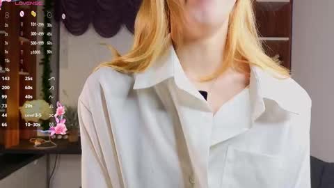 Laura online show from January 17, 1:13 am