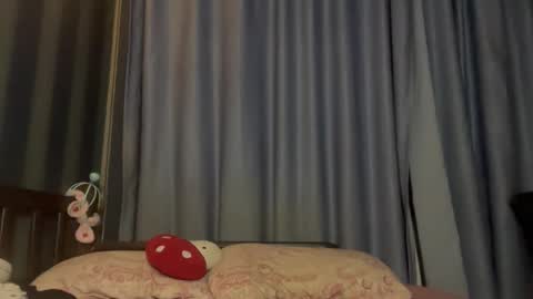 molly_poly online show from December 19, 6:00 pm