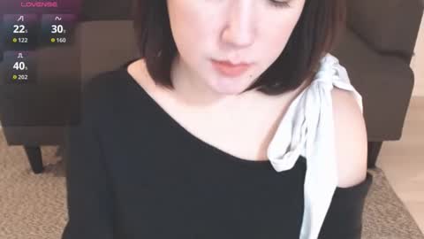 Momo online show from April 11, 10:30 am