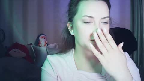 moodiemira online show from April 15, 5:13 pm