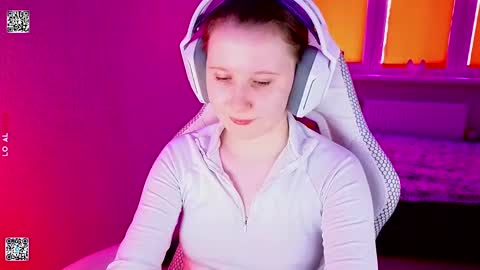 Lola online show from April 27, 10:56 am