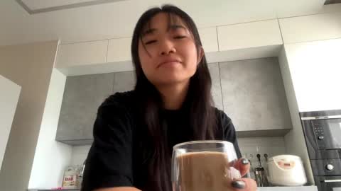 Mia online show from April 8, 10:23 pm