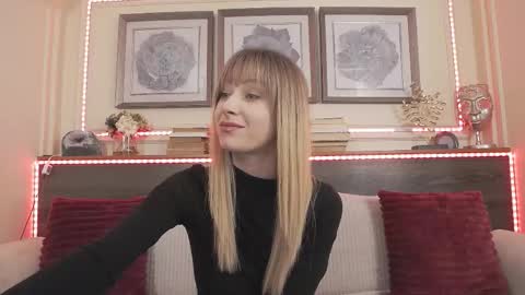 Luna  online show from March 28, 7:13 pm