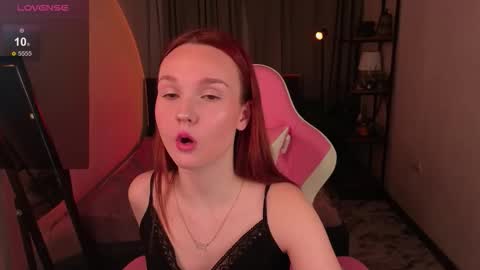 Mia online show from February 1, 9:35 pm