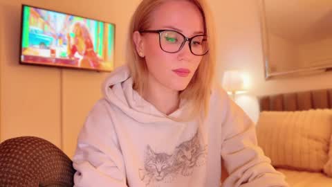 Mya-be Yours P online show from April 2, 9:01 pm