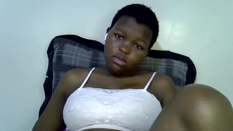 mystic_desire3 online show from April 18, 11:37 pm