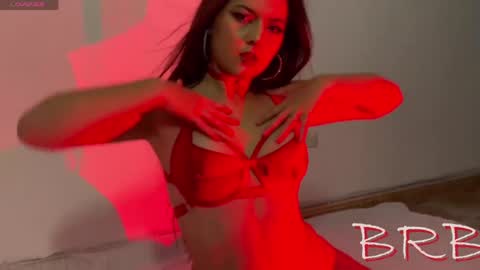 NAHIARA EVANS online show from April 15, 11:11 am