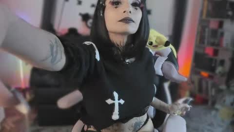 Naomi online show from April 18, 5:04 pm