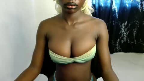 Mila online show from April 13, 8:04 am