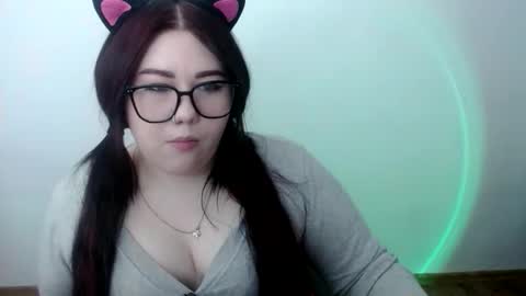 nereia online show from April 3, 8:45 am