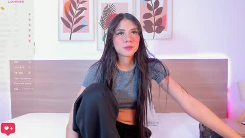 Nia online show from March 31, 7:14 pm