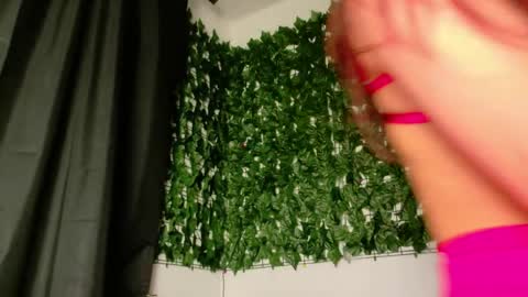 nicoleirisxxx online show from April 18, 5:43 am