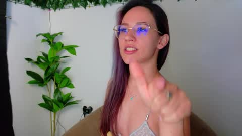 nicoleirisxxx online show from April 9, 6:19 am