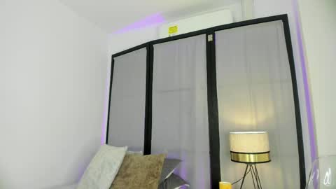 Niicole online show from April 1, 9:12 pm