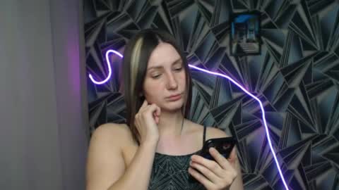 nikkikiss___ online show from April 17, 3:25 pm