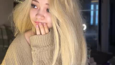 nikoli_naw online show from March 27, 12:45 am