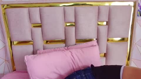 Nina Carther online show from April 6, 4:41 pm