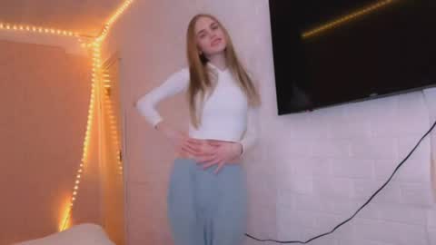 Mia Blake online show from March 27, 4:40 pm