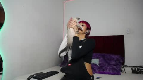 nyxxx_rouge online show from April 5, 4:22 am