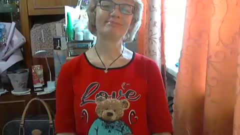 Olivia Mia online show from March 24, 2:22 pm